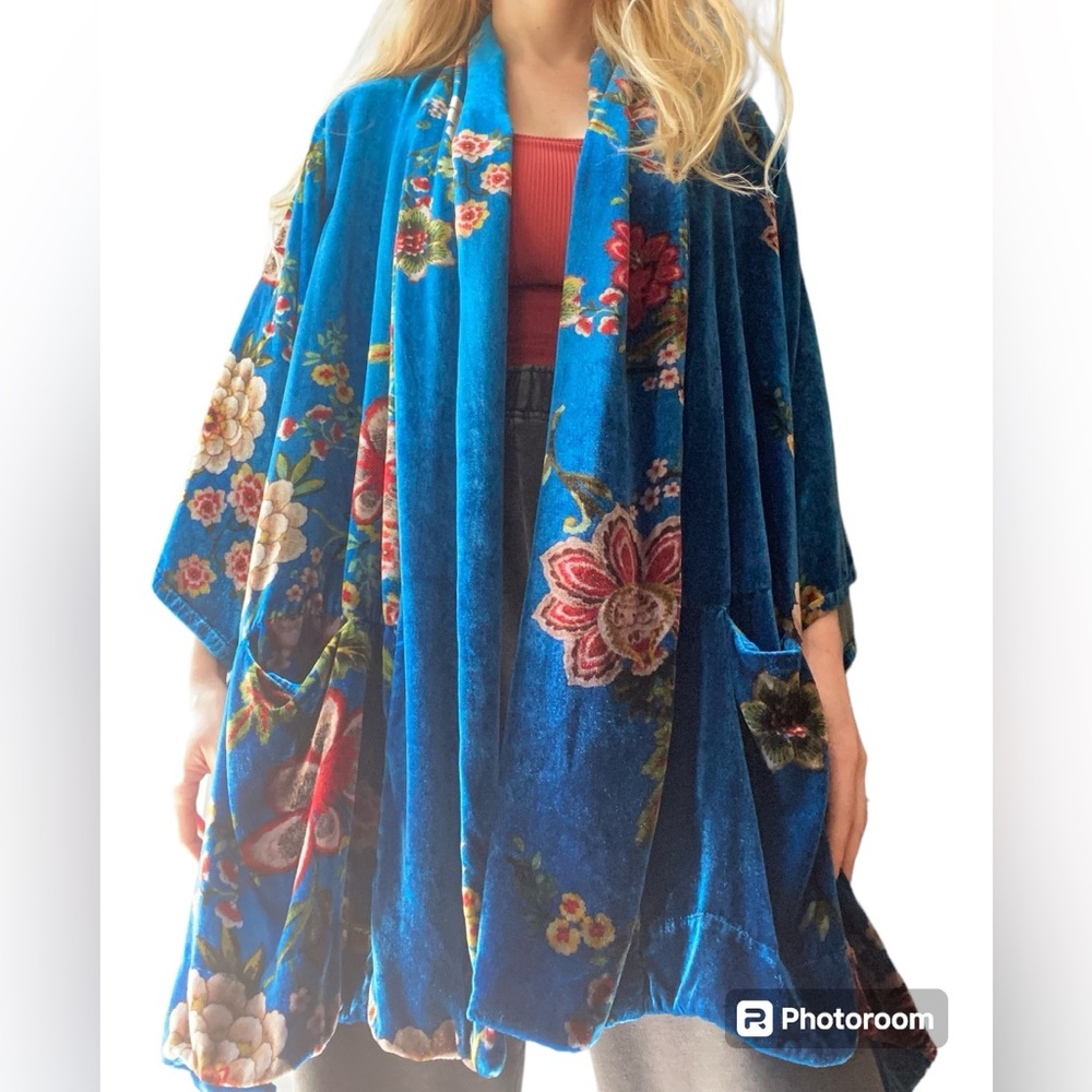 Johnny Was Beautiful Soft Blue Kimono with Flowers